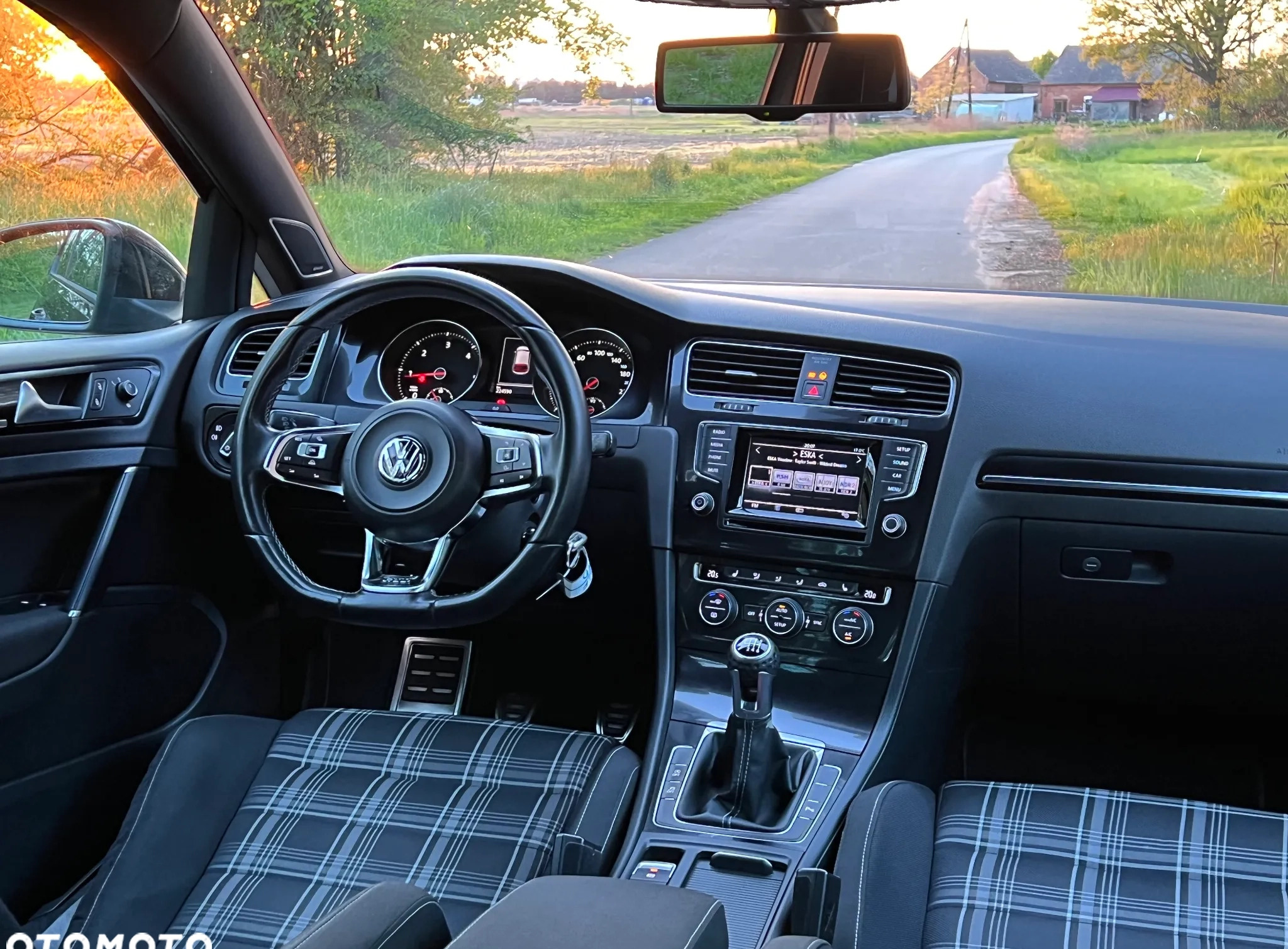Volkswagen Golf cena 48499 przebieg: 219999, rok produkcji 2014 z Olecko małe 211